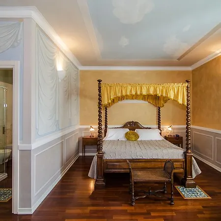 La Chandelle Hotel 3*