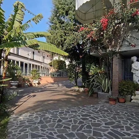 Hotell La Chandelle Massarosa