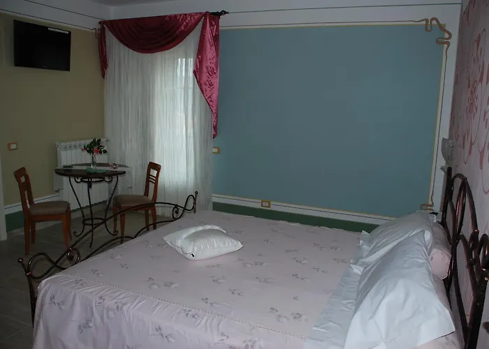 Hotell La Chandelle 3*