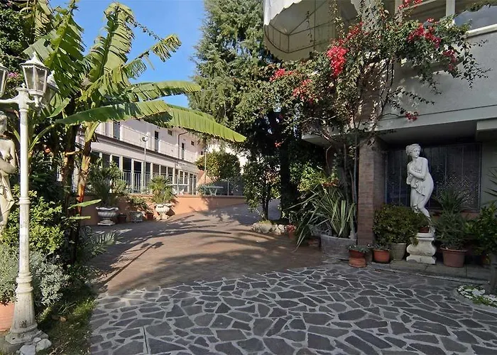 Hotell La Chandelle Massarosa