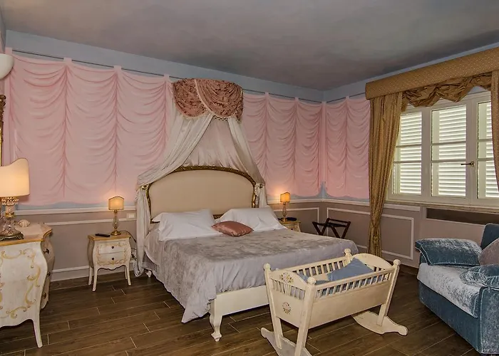 La Chandelle Hotel 3*