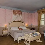 La Chandelle Отель 3*
